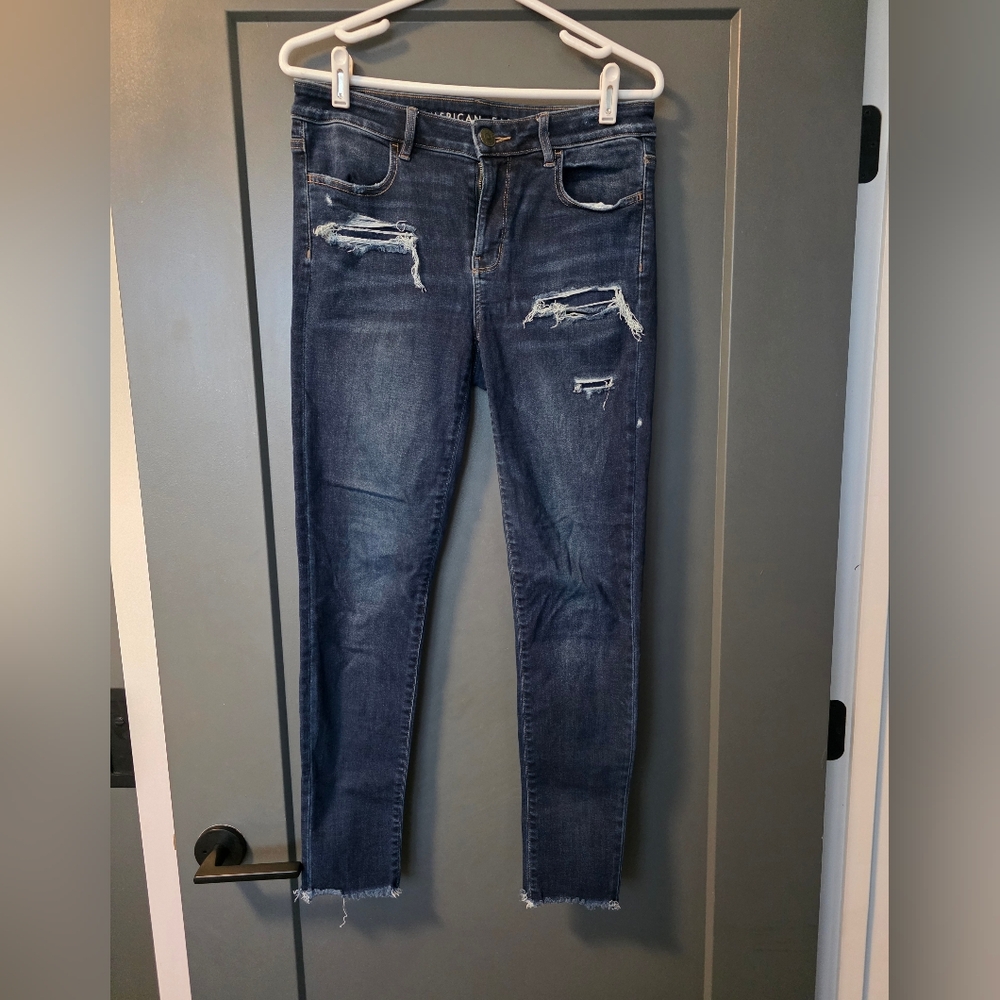 American Eagle .Distressed Blue Jeans Next Level Stretch Jeggings